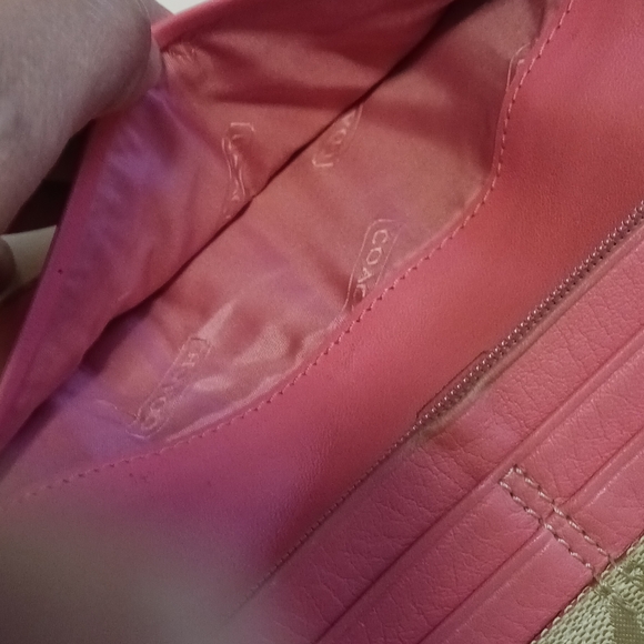 COACH Genuine Leather Wallet - Picture 7 of 10